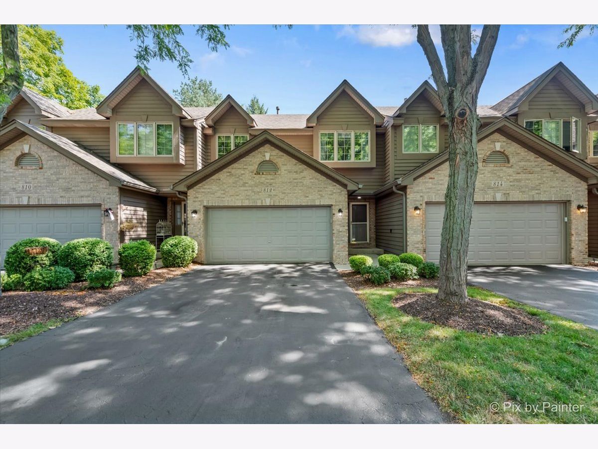 Townhomes Sold Millcreek Elgin Illinois, 812 Millcreek