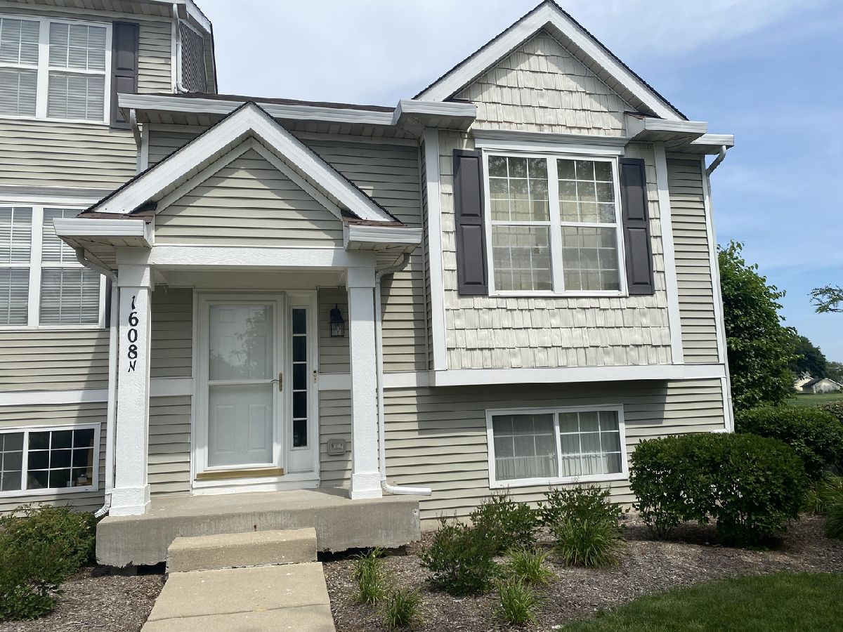  Sold Shorewood Illinois, 1608 Fieldstone