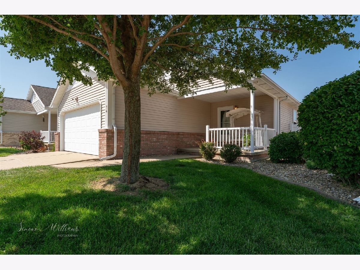 Homes & Condos & Townhomes Sold Breckenridge Bloomington Illinois, 74 Astoria