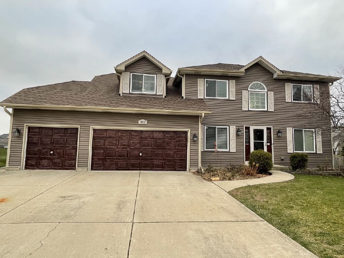 Homes Rented Saddle Creek Naperville Illinois, 4852 Snapjack
