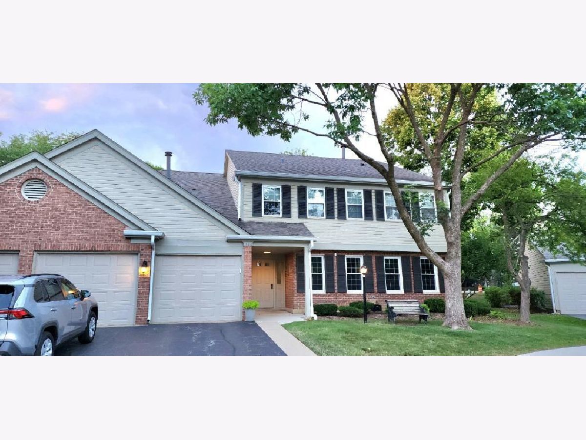 Condominiums Sold Willow Pond Schaumburg Illinois, 1300 Pennwood
