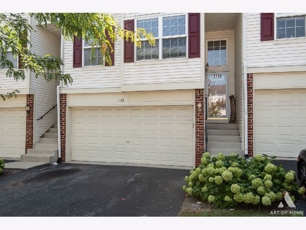 Townhomes Sold Villas Of Red Oaks Glendale Heights Illinois, 1118 Shorewood