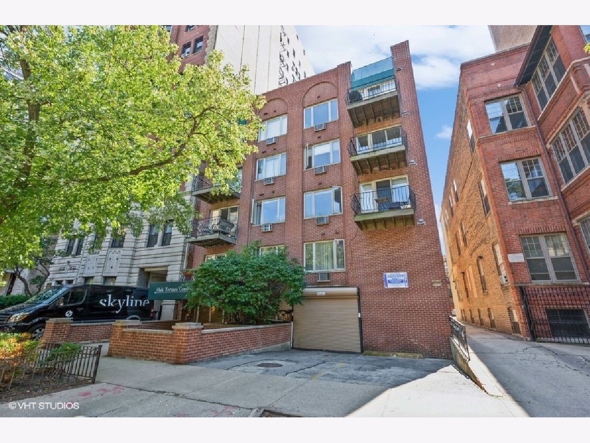 Condos & Townhomes Sold Oak Terrace Condominiums Chicago Illinois, 435 Oakdale
