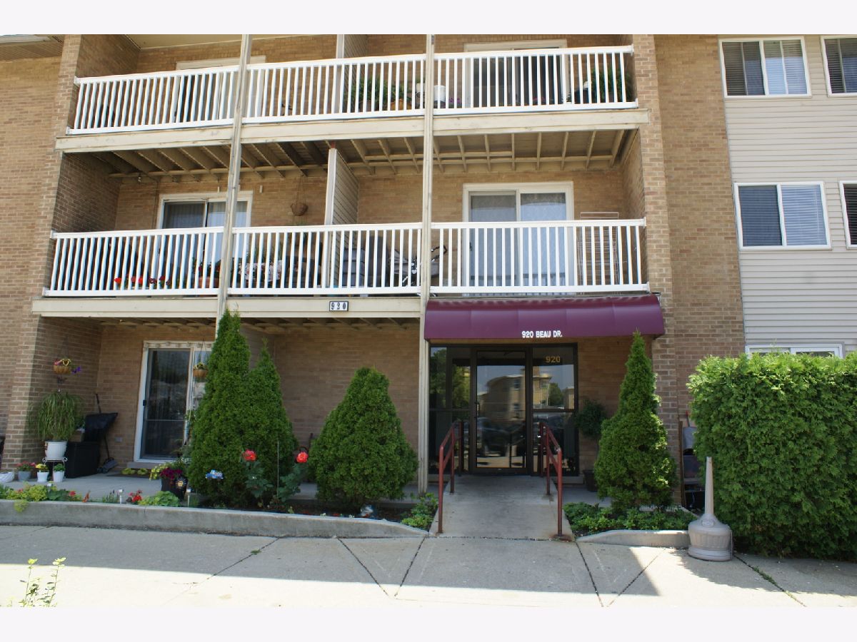 Condominiums Sold Elmdale Condominiums Des Plaines Illinois, 920 Beau