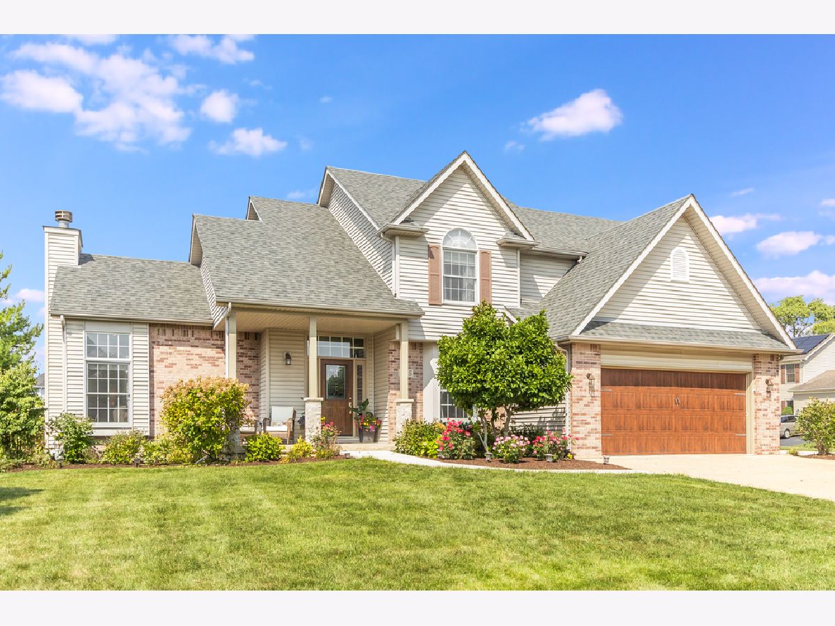 Homes & Condos & Townhomes Sold Greenbriar Yorkville Illinois, 505 Hawthorne