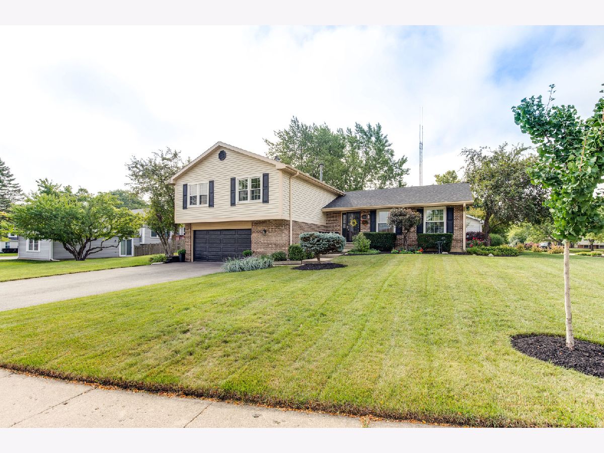 Homes Sold Countryside West Lake Zurich Illinois, 715 Fieldstone