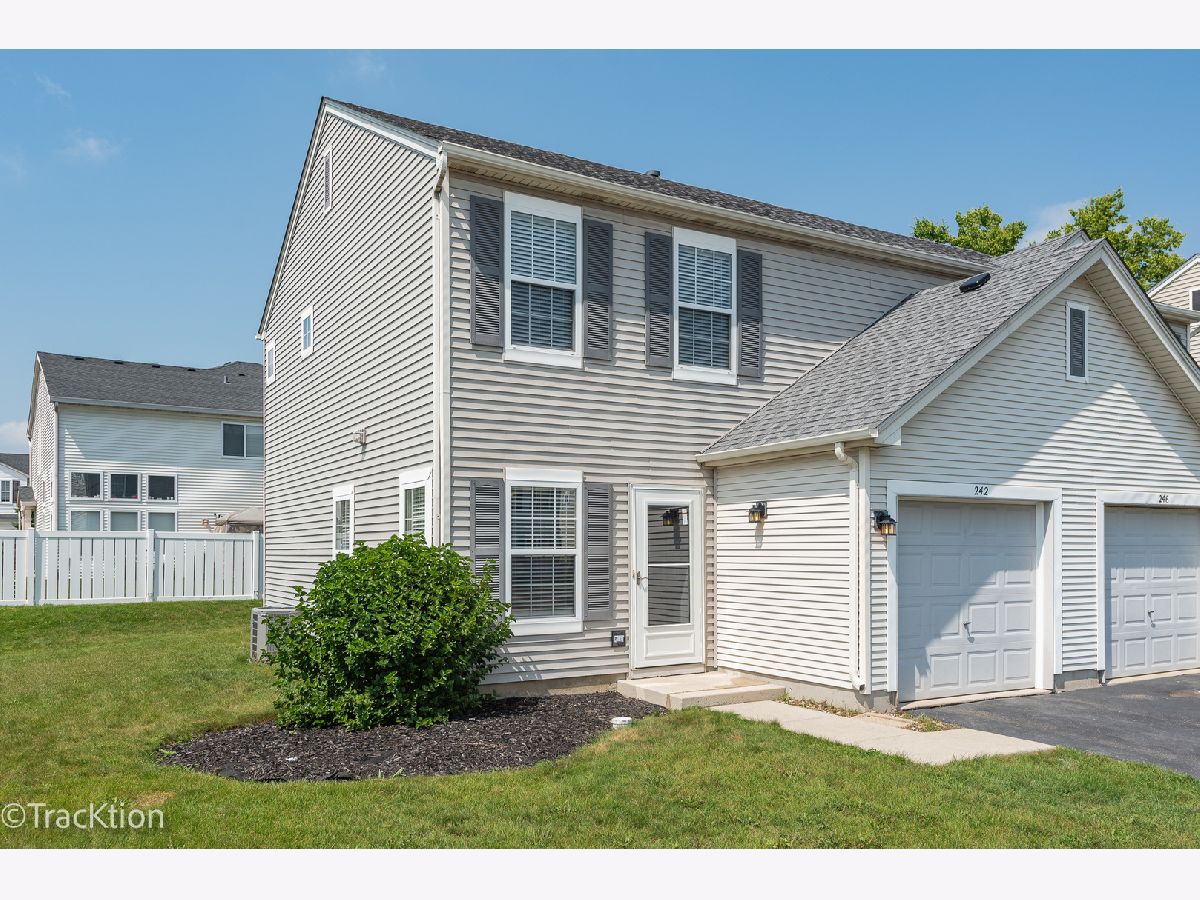 Townhomes & Homes Sold Heritage Place Romeoville Illinois, 242 Savannah
