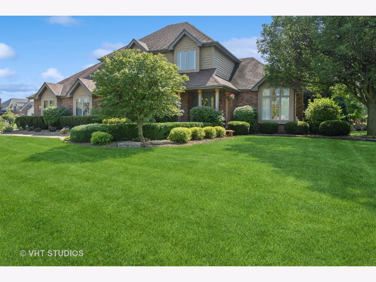 Homes Sold Chessington Grove East New Lenox Illinois, 12201 Donegal