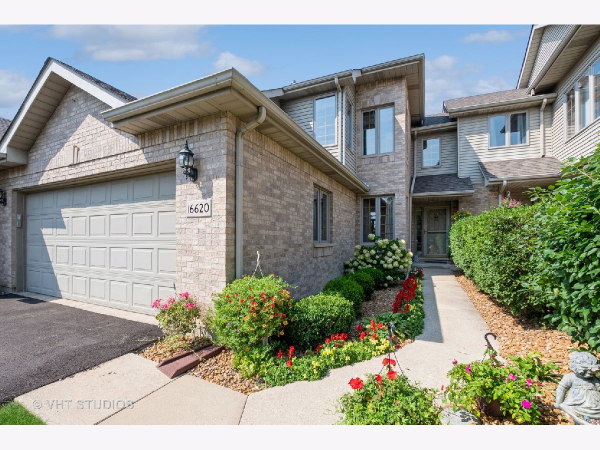 Townhomes & Homes Sold Crystal Cove Tinley Park Illinois, 16620 Kildare