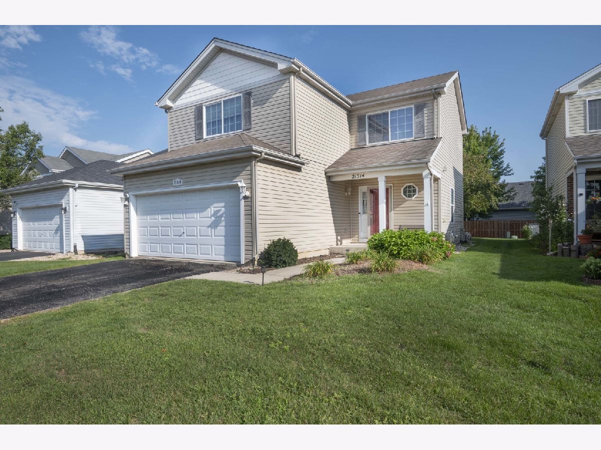 Homes & Townhomes Sold Renwick Club Crest Hill Illinois, 21514 Gray Wing