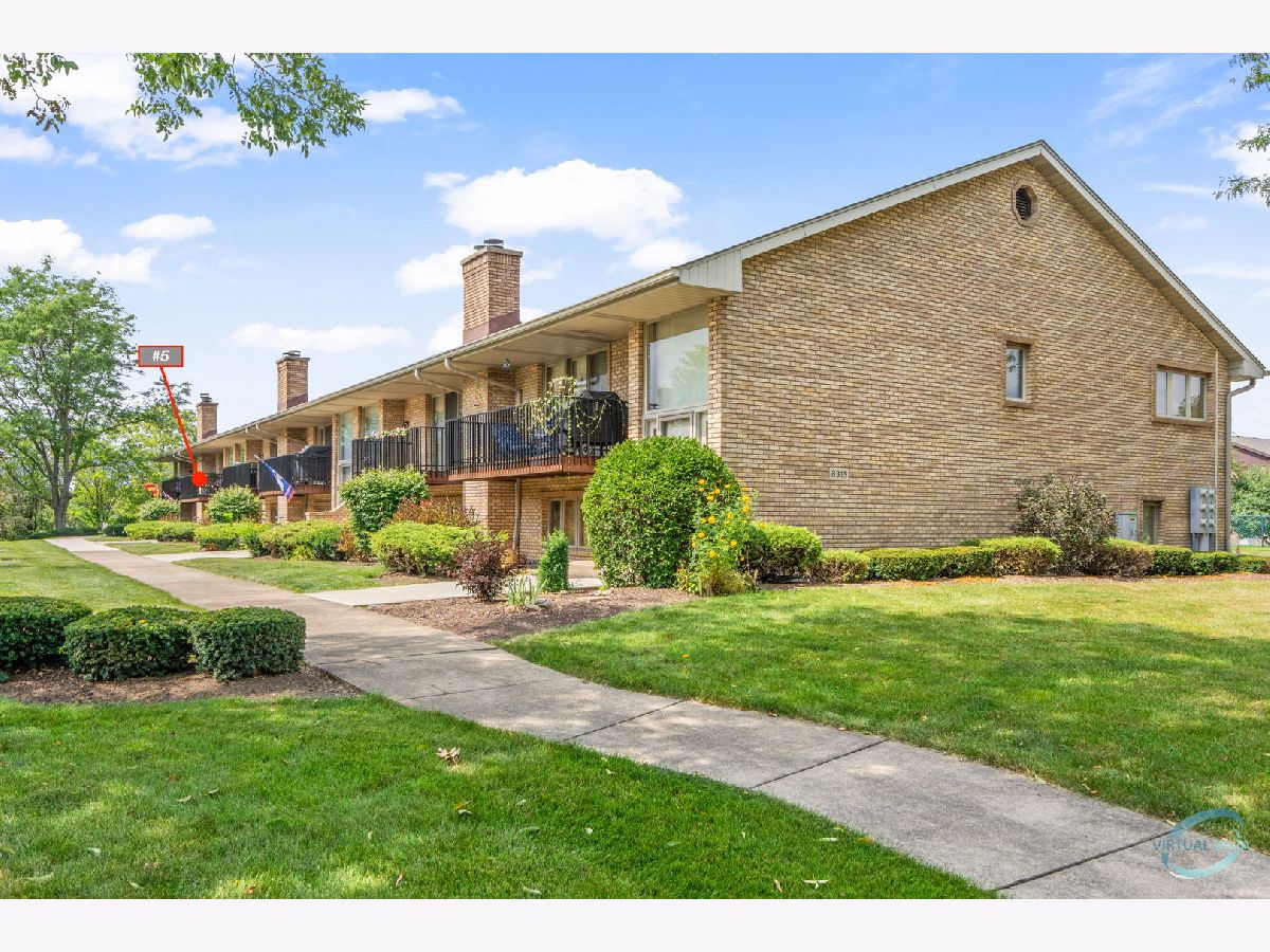 Townhomes Sold Woodland Court Condos Darien Illinois, 8316 Woodland