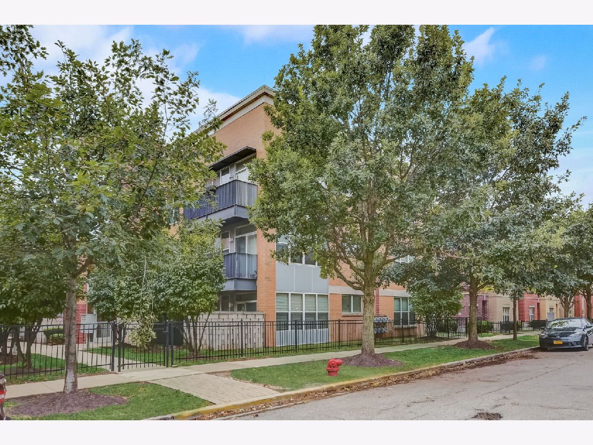 Condominiums Sold Westhaven Park Chicago Illinois, 2235 Maypole