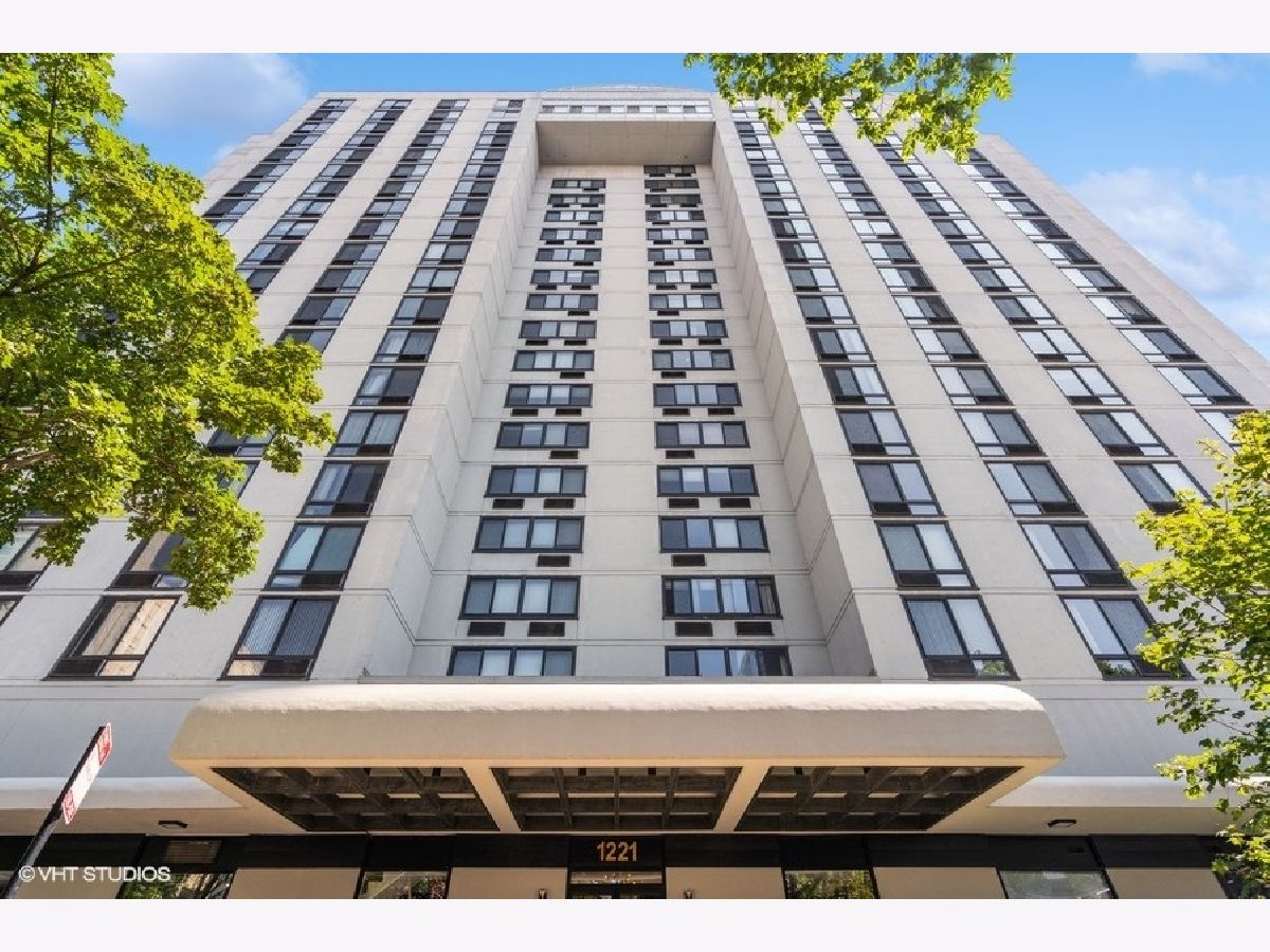 Condominiums Rented The Towers Chicago Illinois, 1221 Dearborn