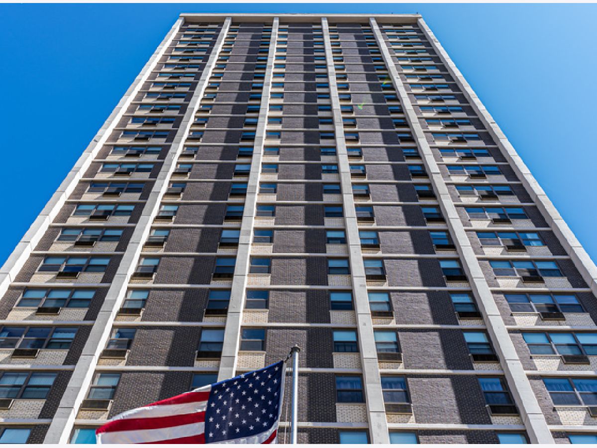 Condominiums Sold Tiara Chicago Illinois, 6147 Sheridan