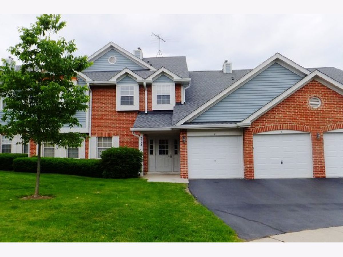 Townhomes & Condos Rented Heatherwood Schaumburg Illinois, 328 Charlotte