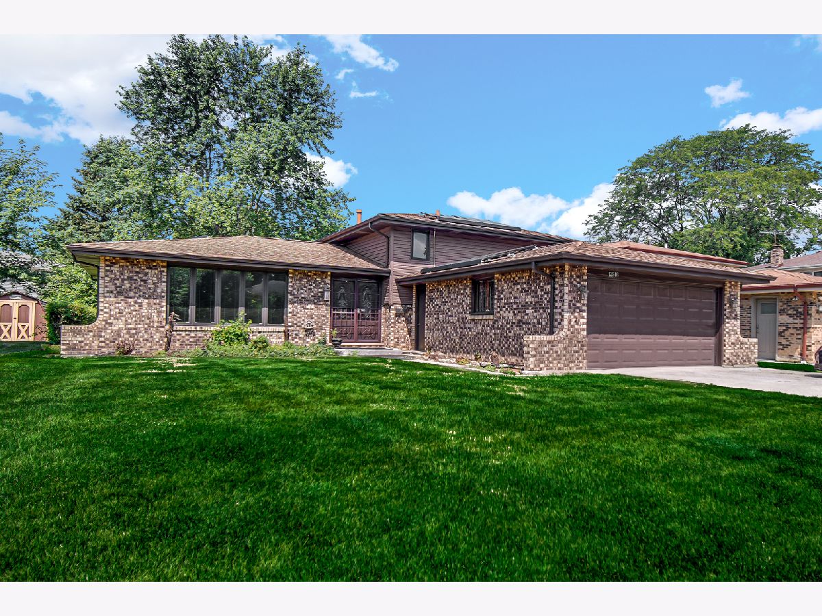 Homes & Condos & Townhomes Sold Chippewa Ridge Alsip Illinois, 12516 Menard