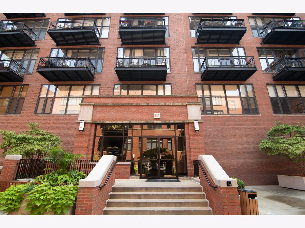 Condominiums Rented Union Square Lofts Chicago Illinois, 333 Hubbard