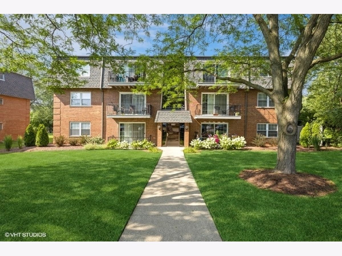 Condominiums Sold Oakwood Glen La Grange Highlands Illinois, 1140 64th