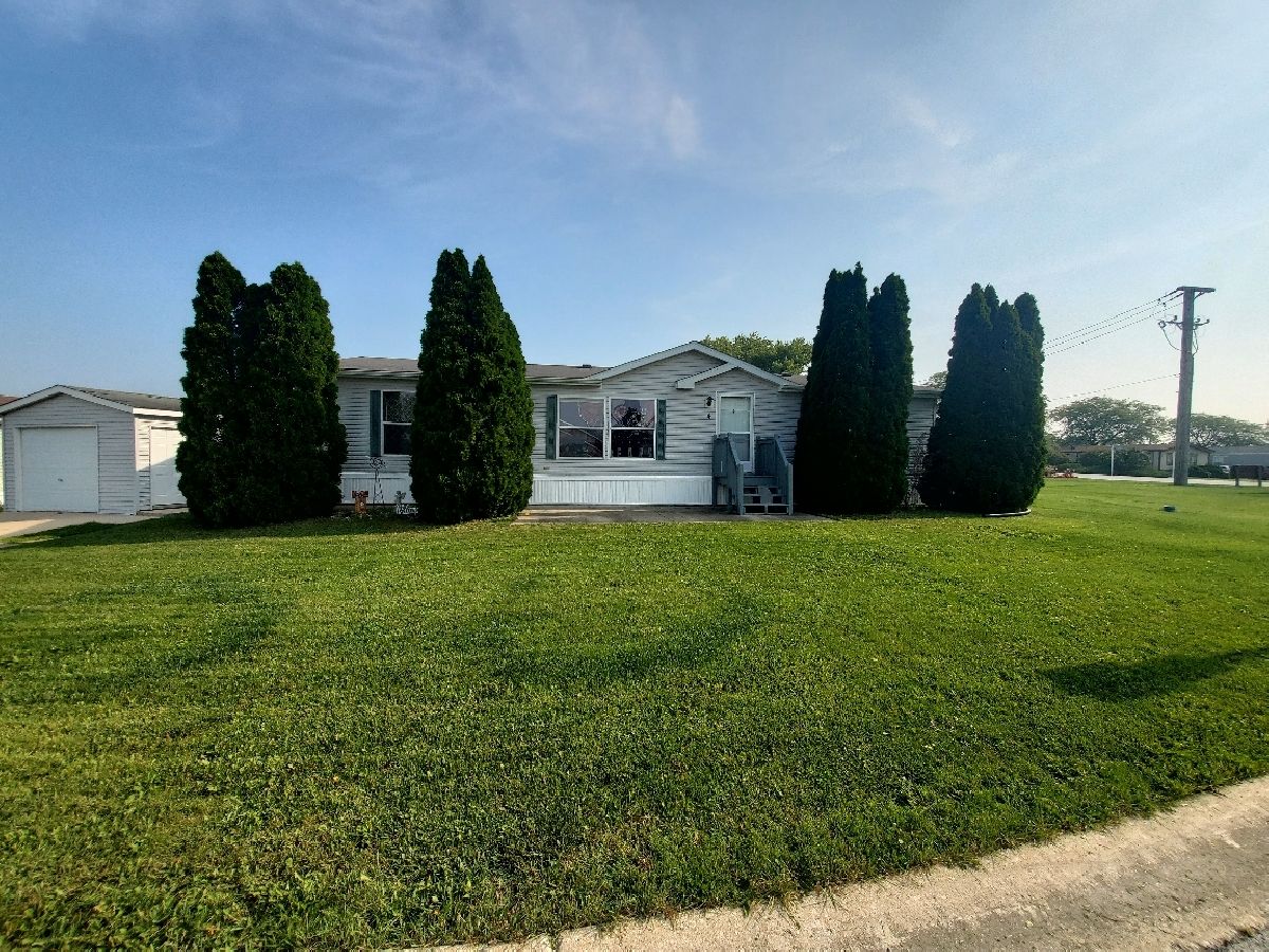 Subdivision Sold Pheasant Lake Estates Beecher Illinois, 4 Swan