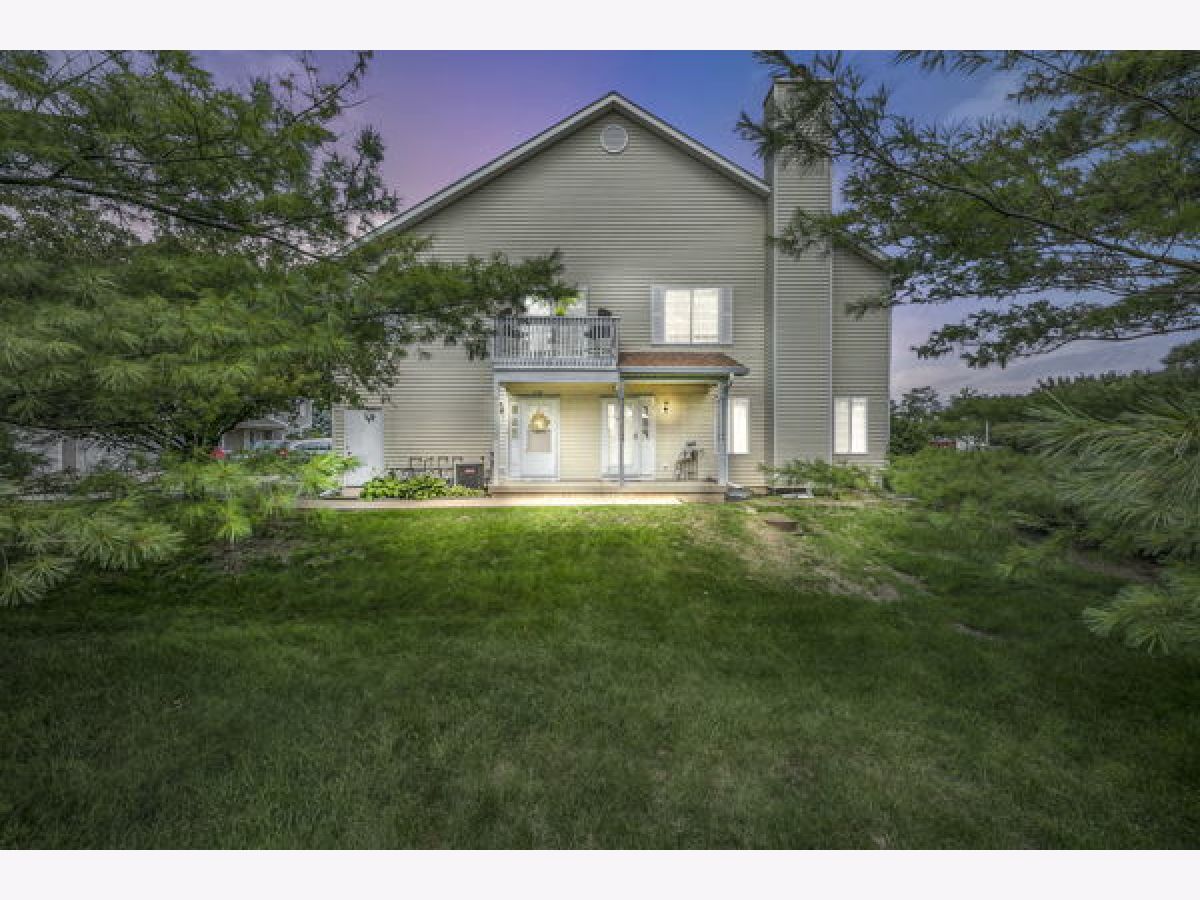 Townhomes & Condos Sold Carriage Homes Of Indian Trail Aurora Illinois, 1728 Bridle Post