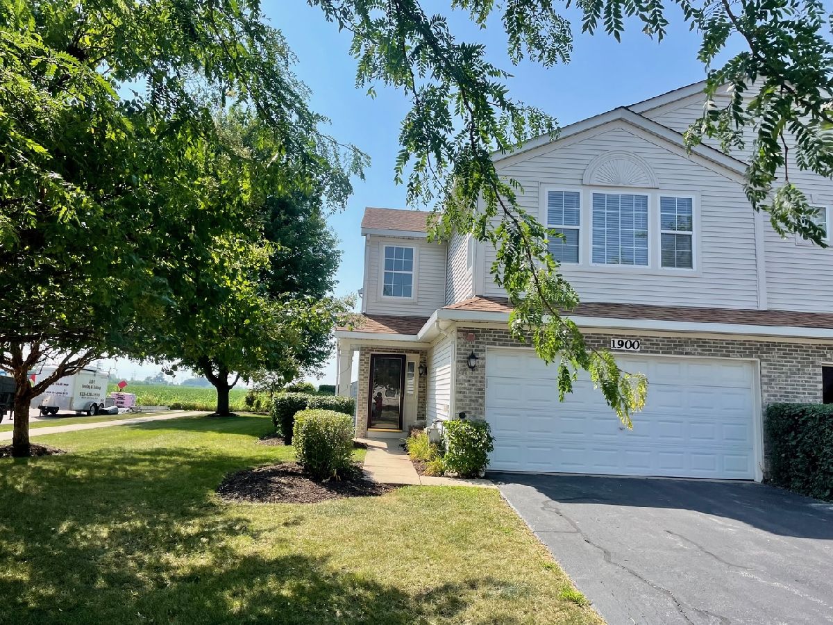 Townhomes Sold Silver Springs Montgomery Illinois, 1900 Candlelight