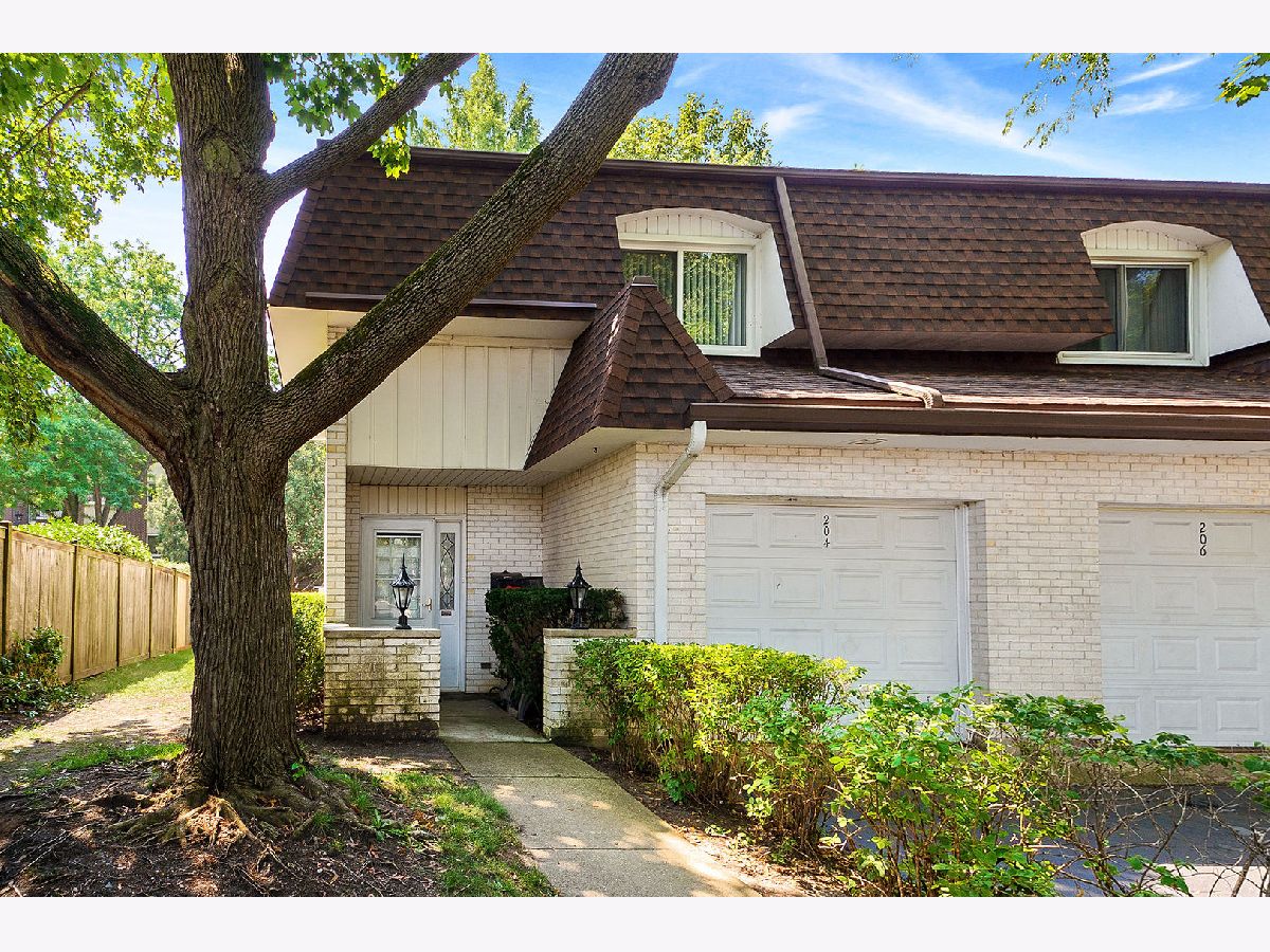 Townhomes & Homes Sold Pin Oak Wilmette Illinois, 204 Pin Oak