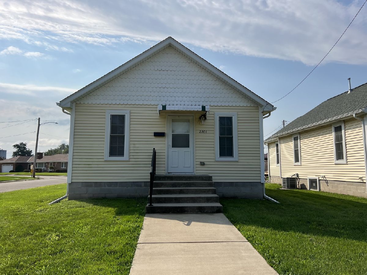  Rented Naplate Illinois, 2201 Ottawa