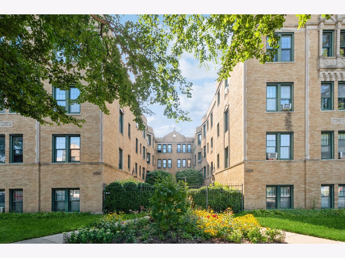 Condominiums Rented Cameron Court Evanston Illinois, 142 Clyde