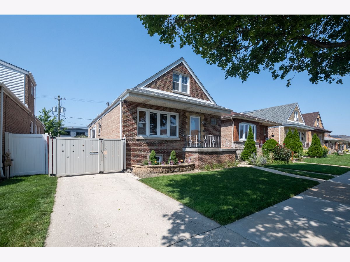 Homes & Townhomes & Condos Sold West Elston Chicago Illinois, 5328 Harding