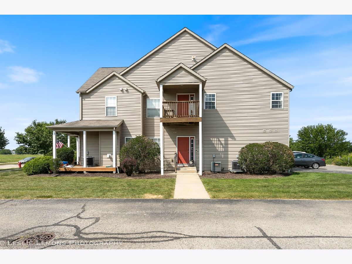 Townhomes & Condos Sold Stonegate Of Heron Creek Sycamore Illinois, 581 Stonegate