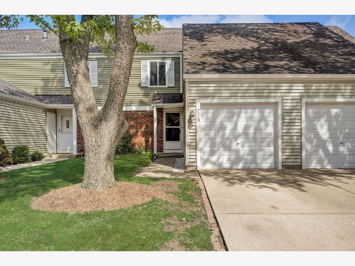 Townhomes Sold Liberty Square Hanover Park Illinois, 7719 Bolton