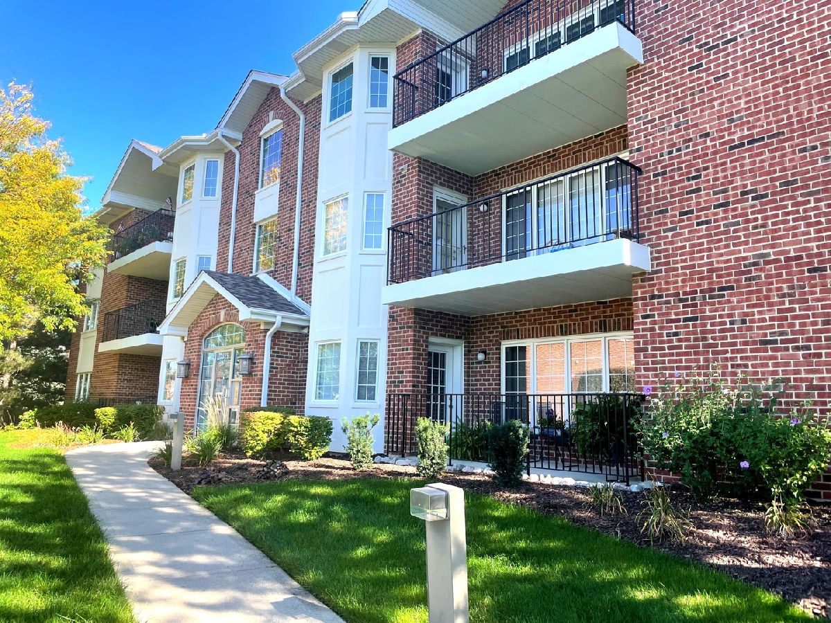 Condominiums Sold Laurel Glen Palos Heights Illinois, 13129 Forest Ridge