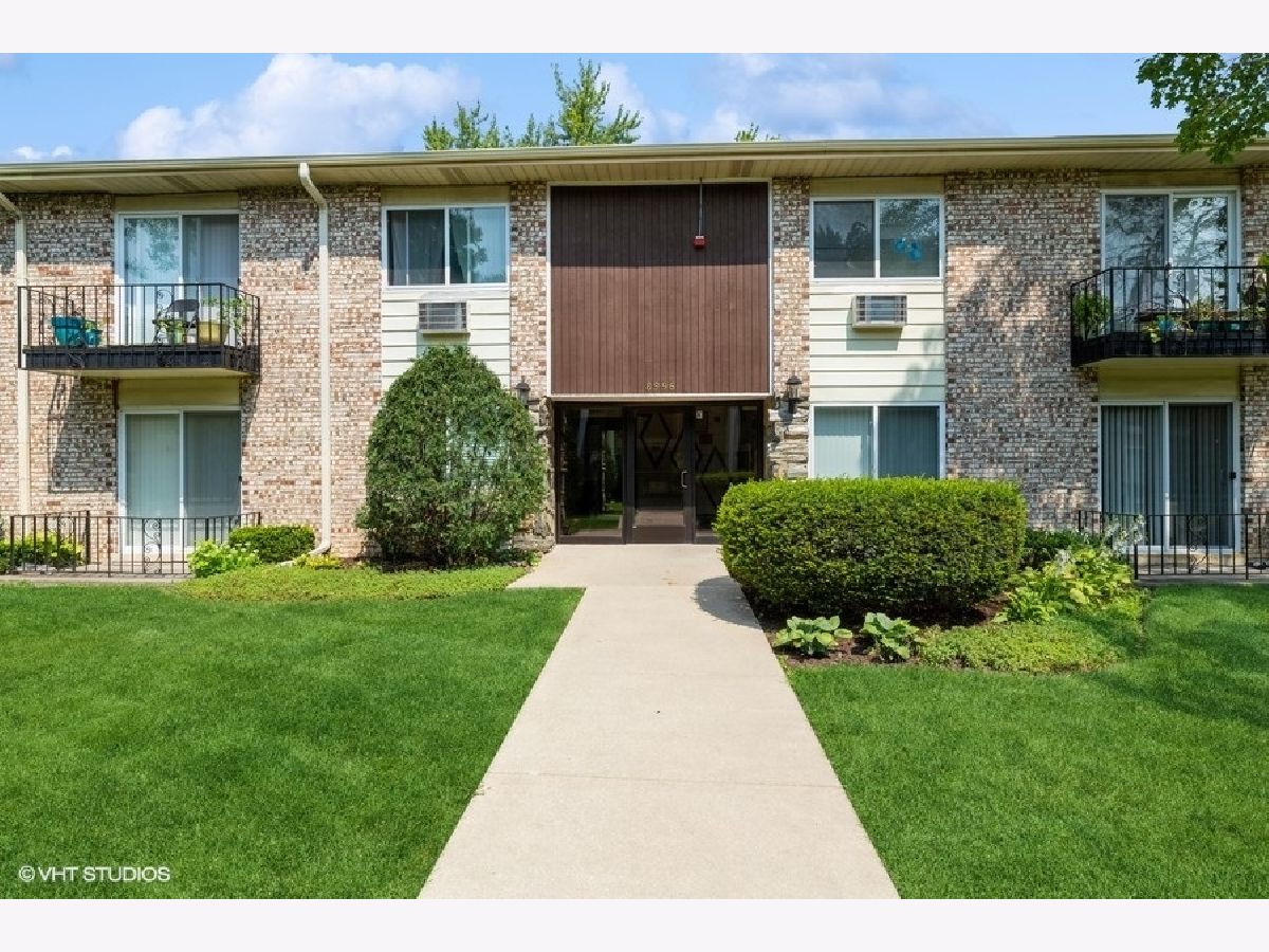 Condominiums Sold Ballard Court Des Plaines Illinois, 8996 Kennedy