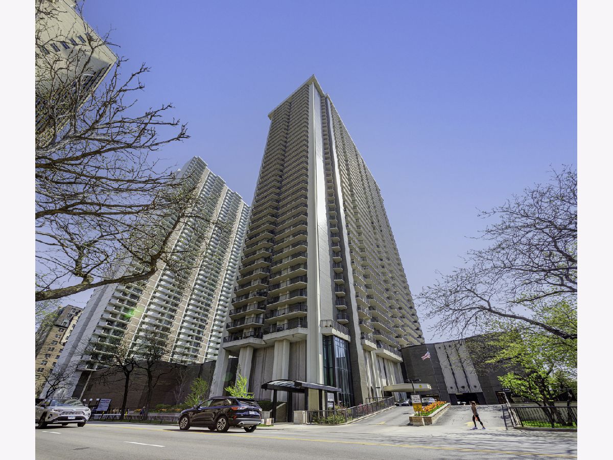 Condominiums Sold Malibu Chicago Illinois, 6007 Sheridan