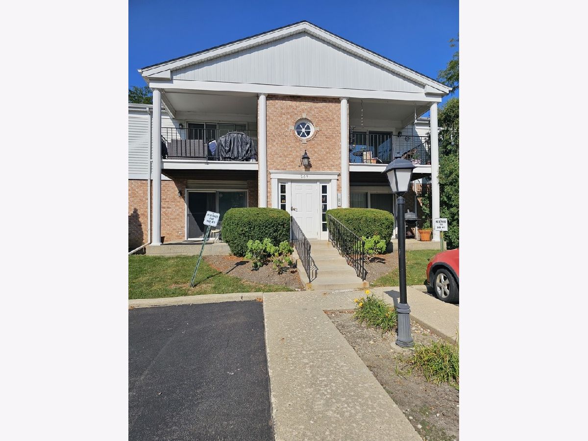 Condominiums Sold Colony Square Crystal Lake Illinois, 969 Golf Course