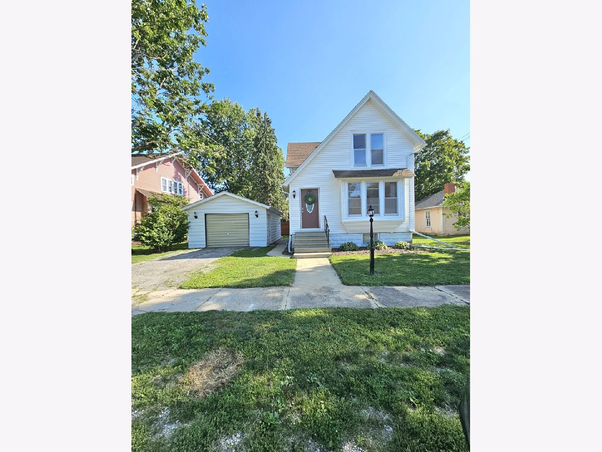  Rented Earlville Illinois, 209 Oak