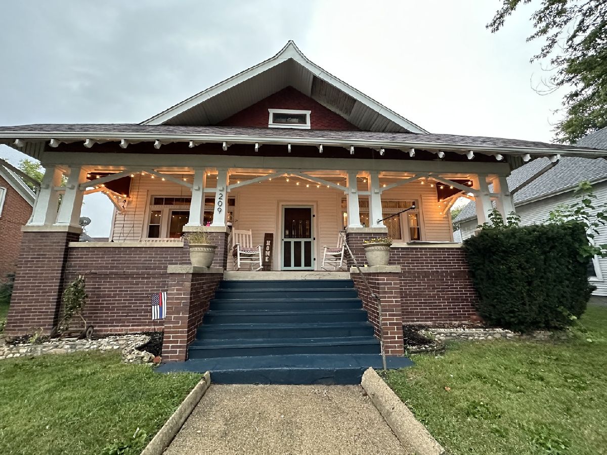 Sold Maroa Illinois, 209 Wood