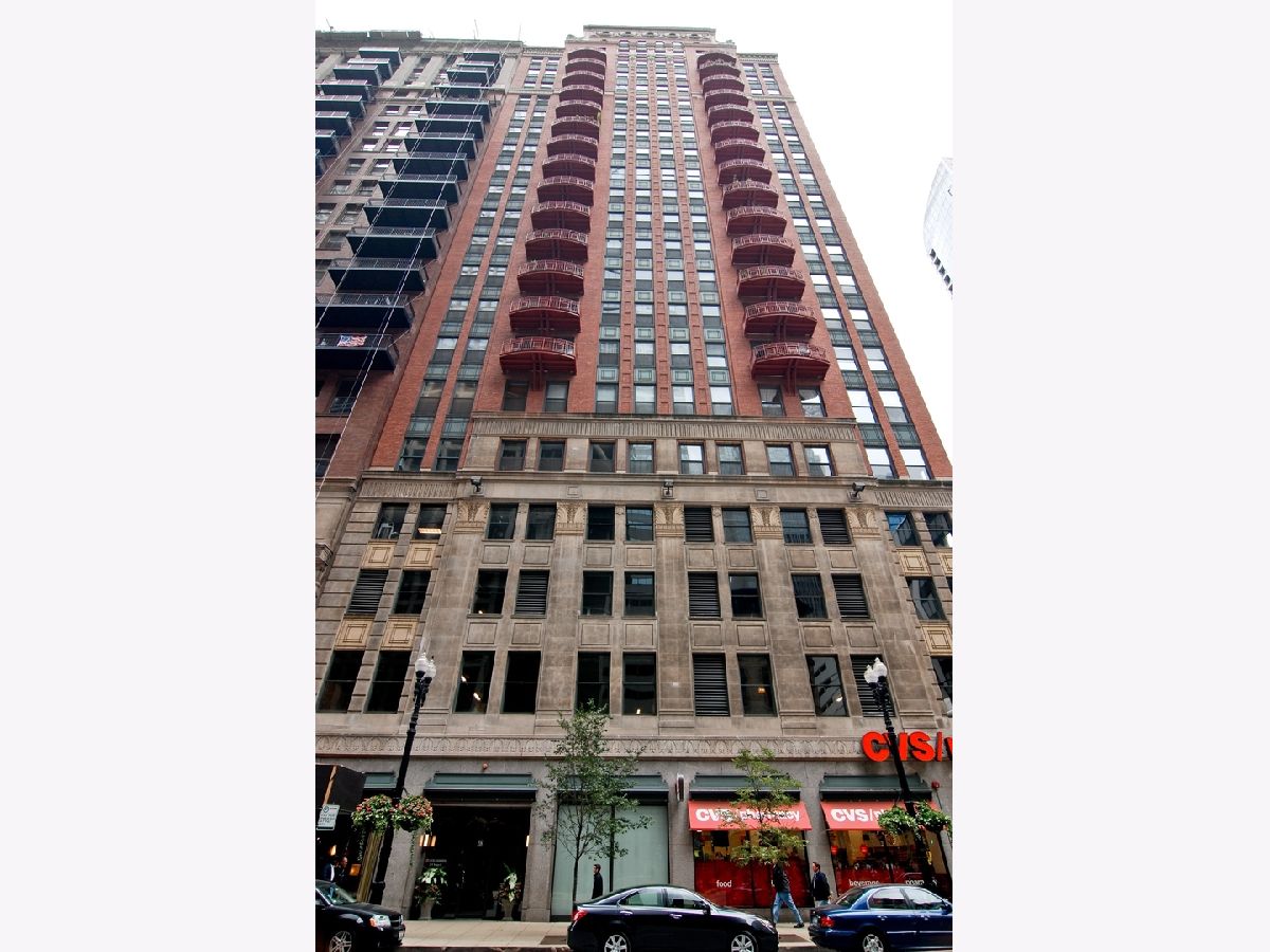 Condominiums Rented City Center Club Chicago Illinois, 208 Washington