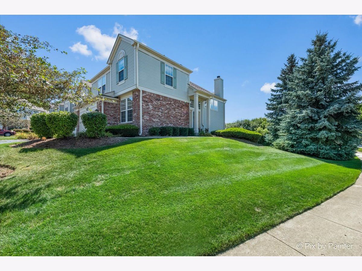 Townhomes Sold Creekside Meadows Algonquin Illinois, 2749 Bay View