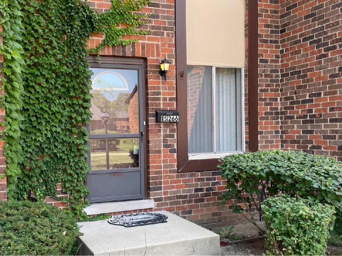 Townhomes & Condos Rented Brandywine Villa Park Illinois, 1s266 Dillon