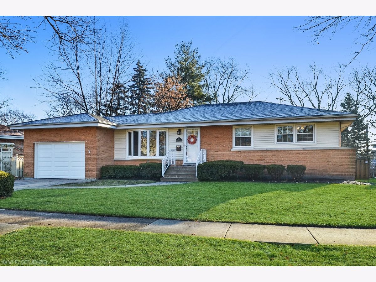 Homes Sold Westgate Arlington Heights Illinois, 211 Reuter
