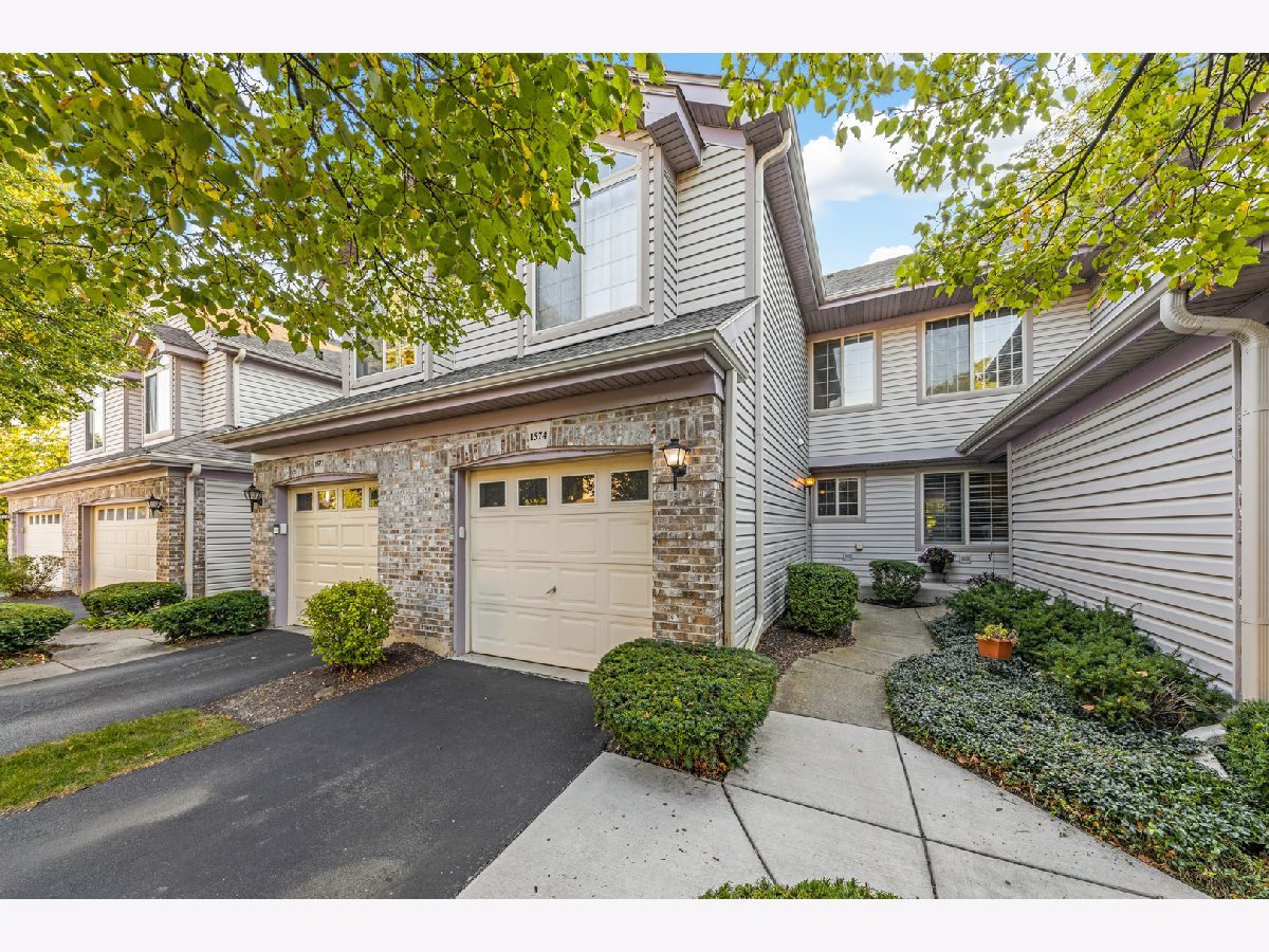 Townhomes Rented Wellington Park Palatine Illinois, 1574 Saint Marks