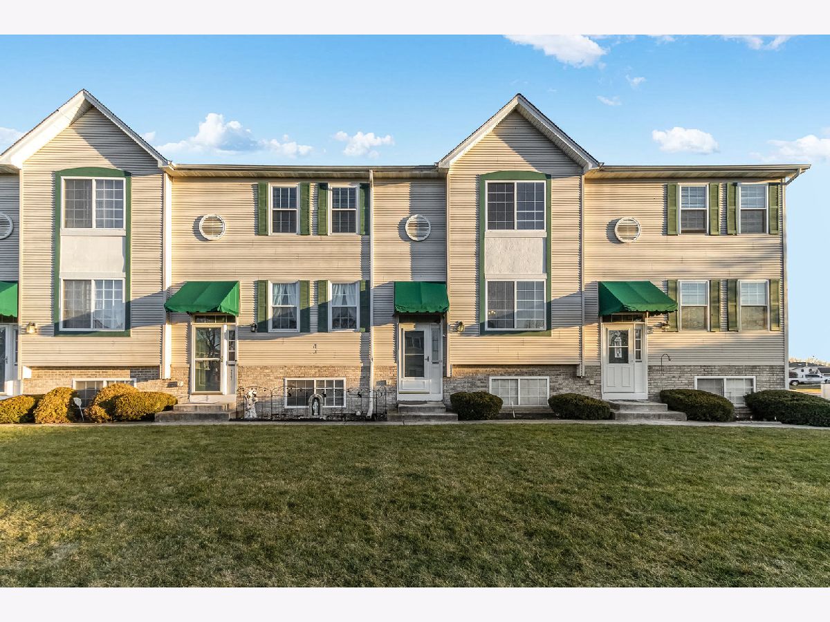 Townhomes & Homes Sold Crest Estates Crest Hill Illinois, 2102 Jasmine