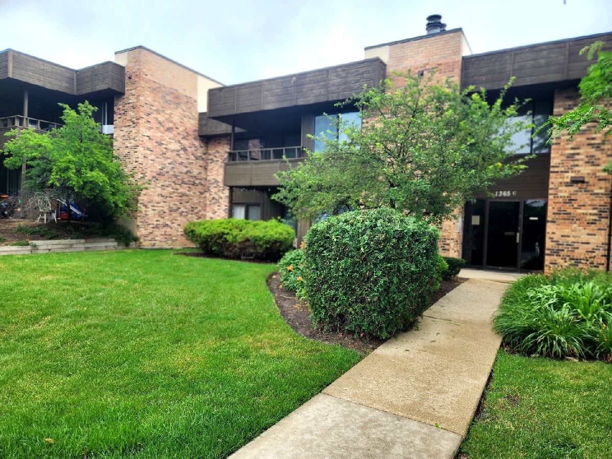 Condominiums Rented Forest Edge Palatine Illinois, 1365 Sterling