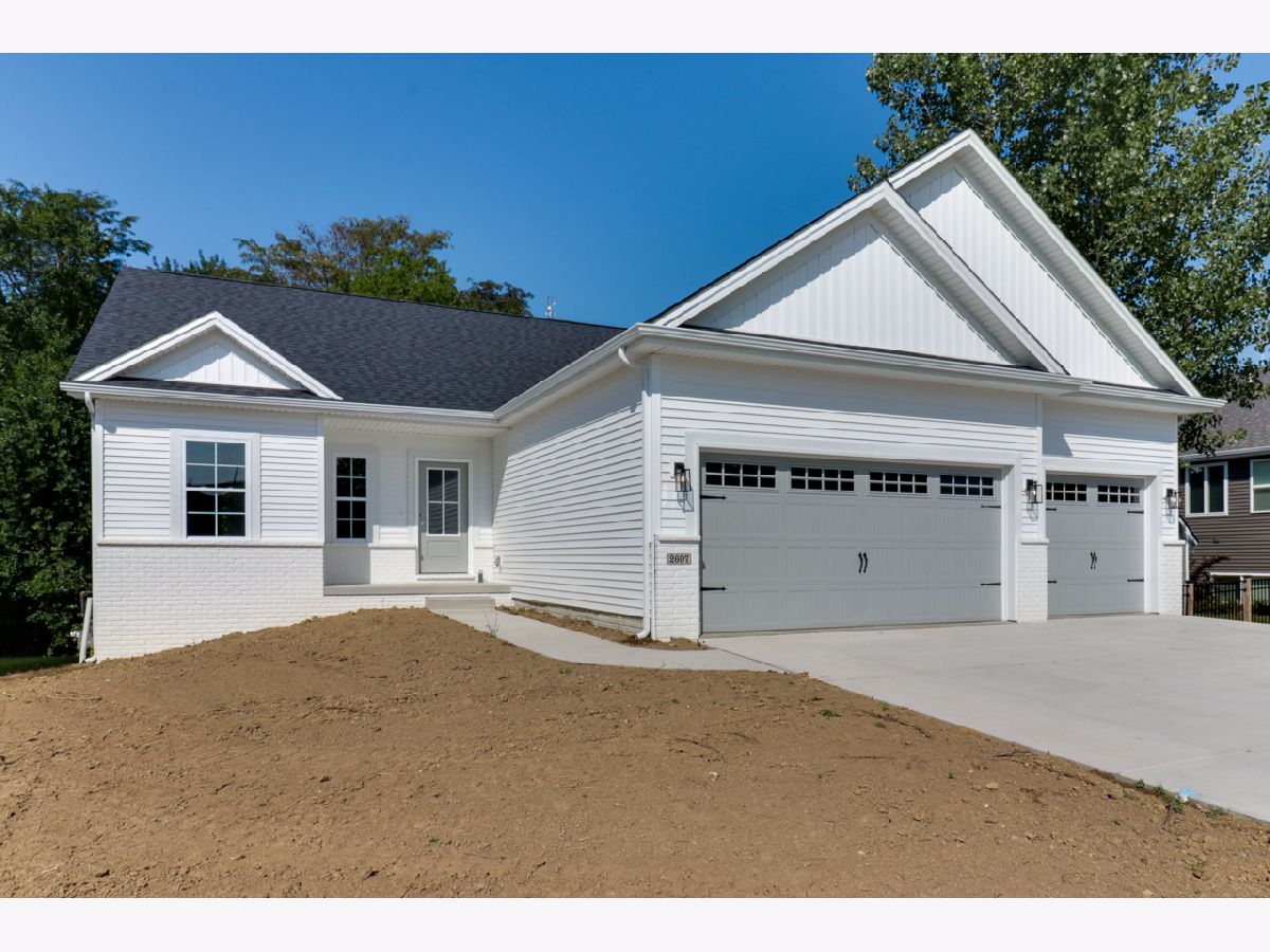 Homes & Condos & Townhomes Sold Wittenberg Woods Bloomington Illinois, 2607 Handel