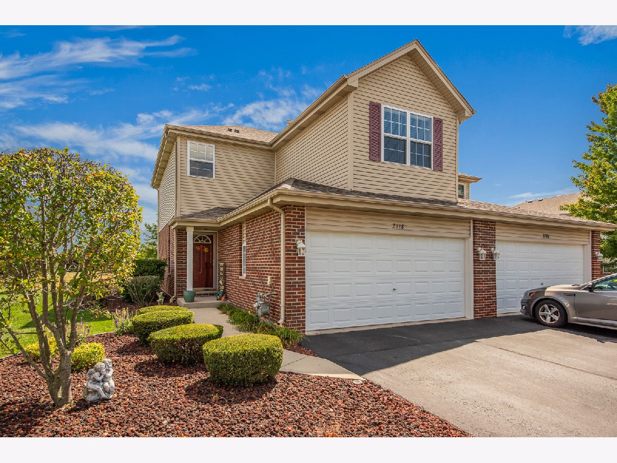Townhomes & Condos & Homes Sold Nantucket Lakes New Lenox Illinois, 2718 Foxwood