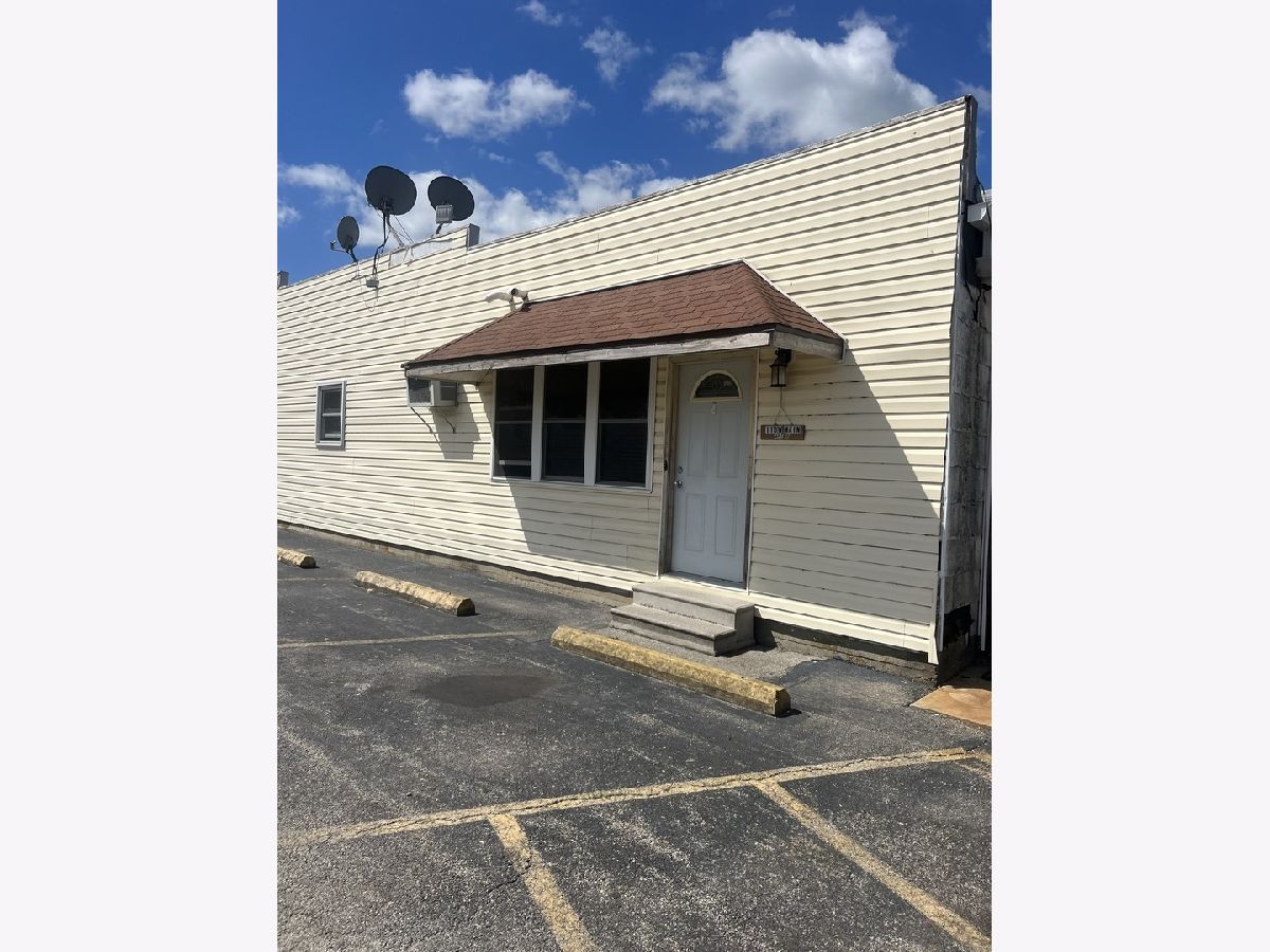  Sold Royal Illinois, 110 Main