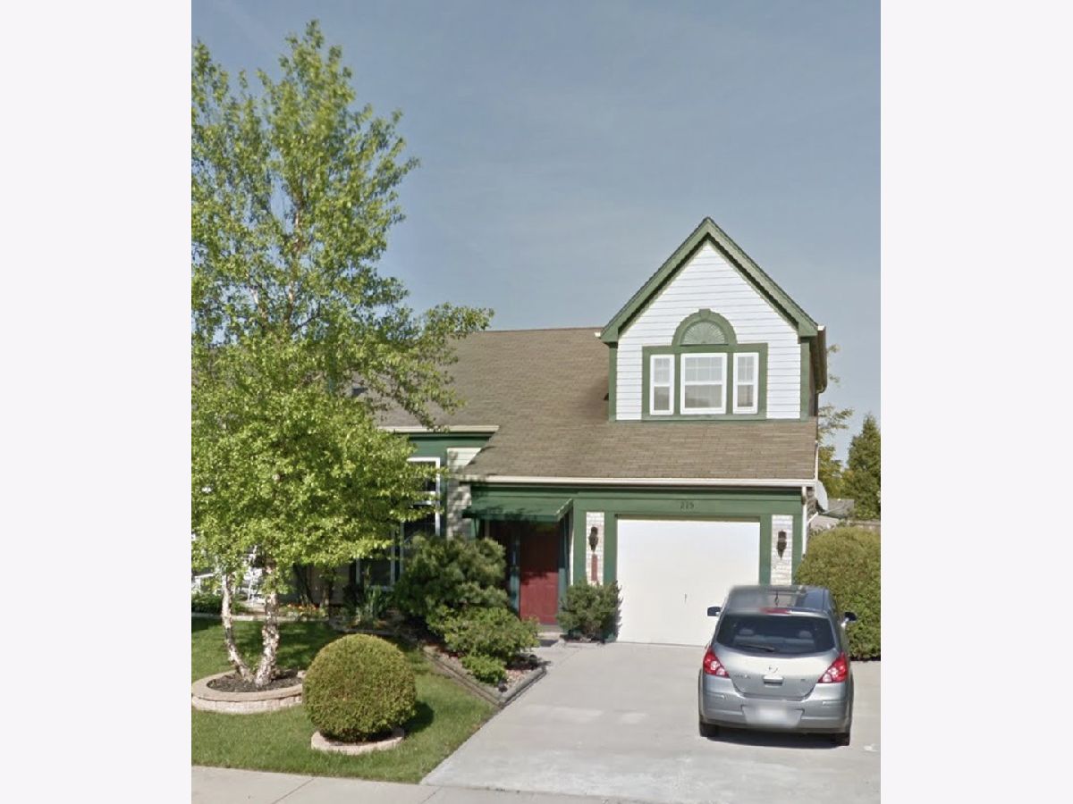 Homes & Townhomes Rented Cambridge Country Mundelein Illinois, 215 Southport