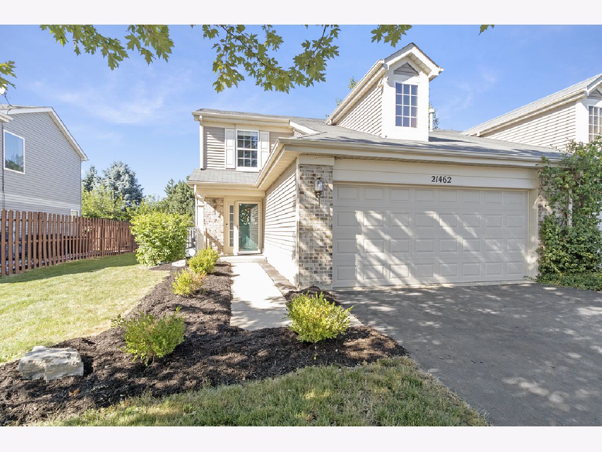Townhomes & Homes Sold Cambridge Crest Crest Hill Illinois, 21462 Carlton