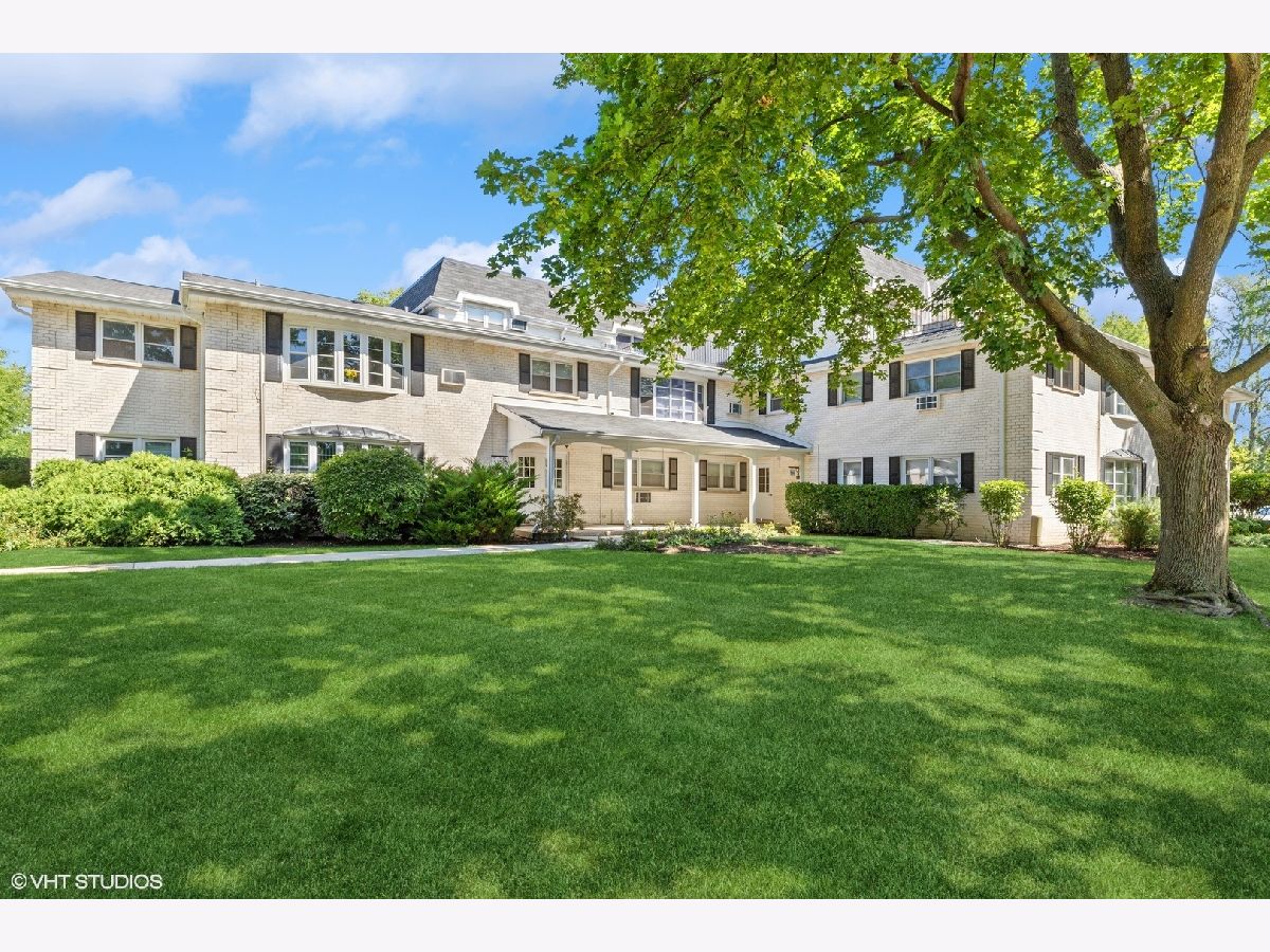 Condominiums Sold Hampton Courts Arlington Heights Illinois, 506 Eastman